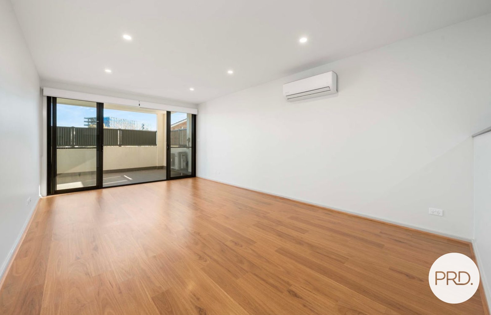 6/7 Lowrie Street DICKSON 3