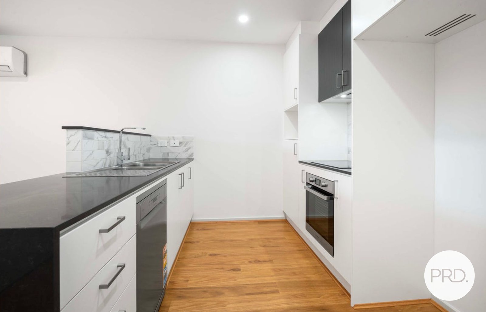 6/7 Lowrie Street DICKSON 4