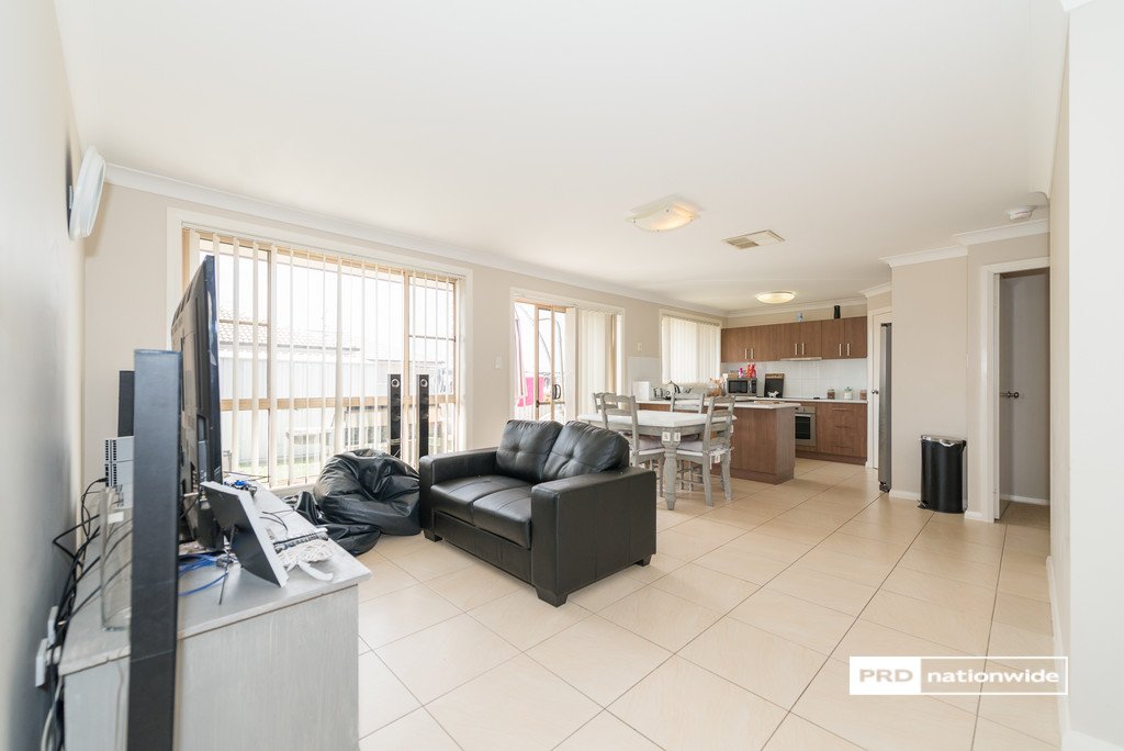 67 Manilla Road TAMWORTH 3