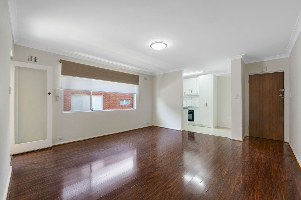 6/7 PARRY Avenue NARWEE 1