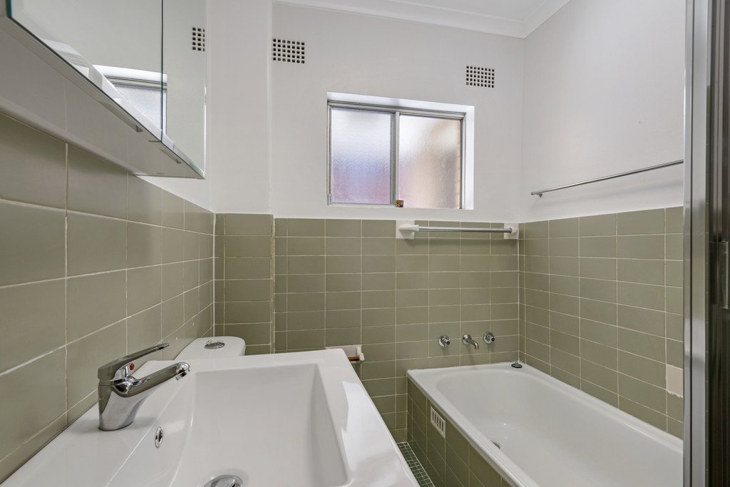 6/7 PARRY Avenue NARWEE 5