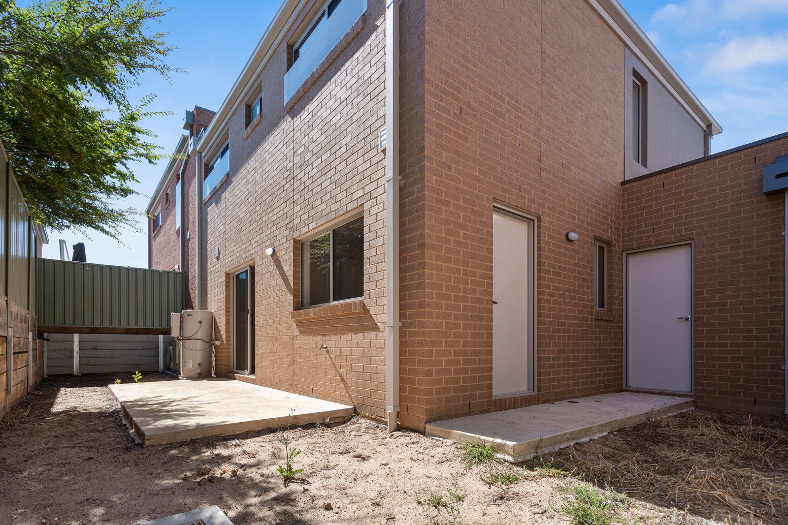 6/7 Rosemont Crescent KENNINGTON 12