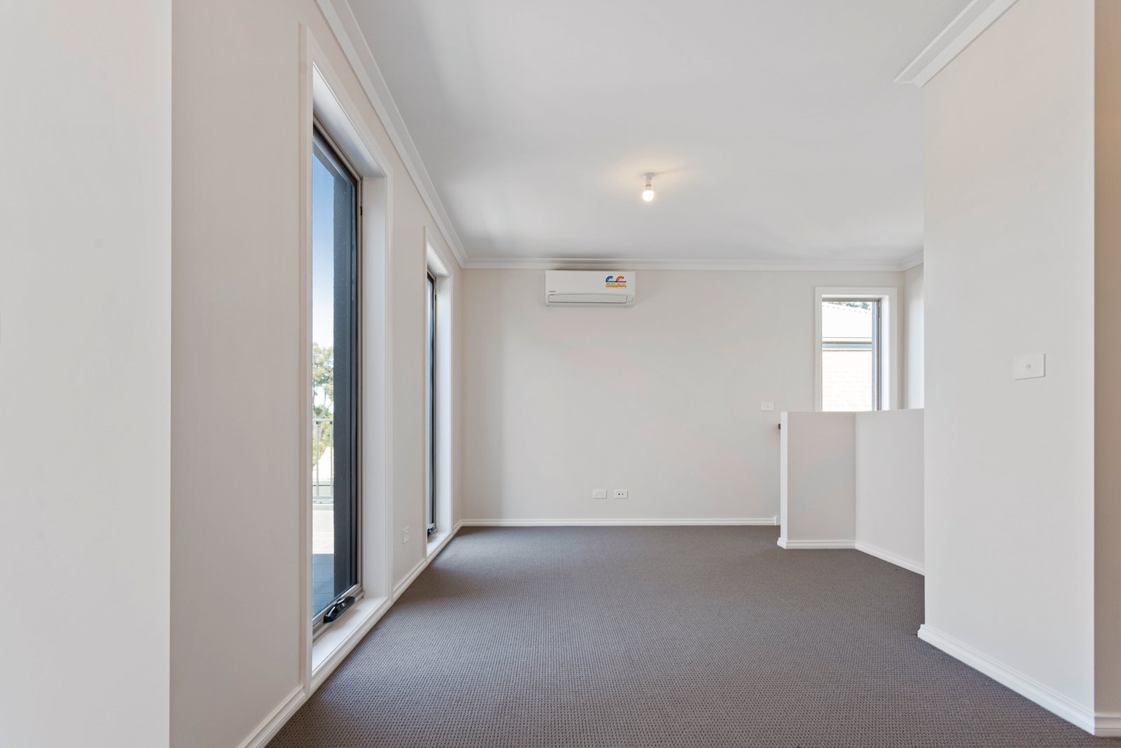 6/7 Rosemont Crescent KENNINGTON 6