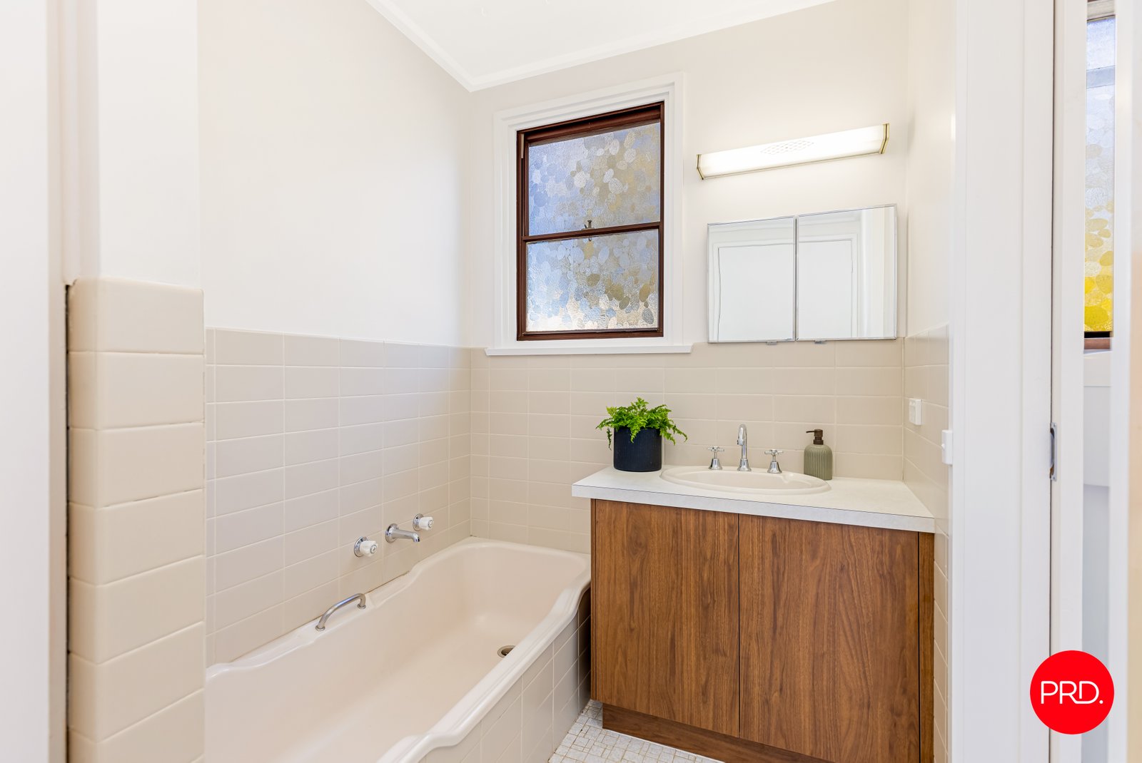 67 Symonds Street GOLDEN SQUARE 14