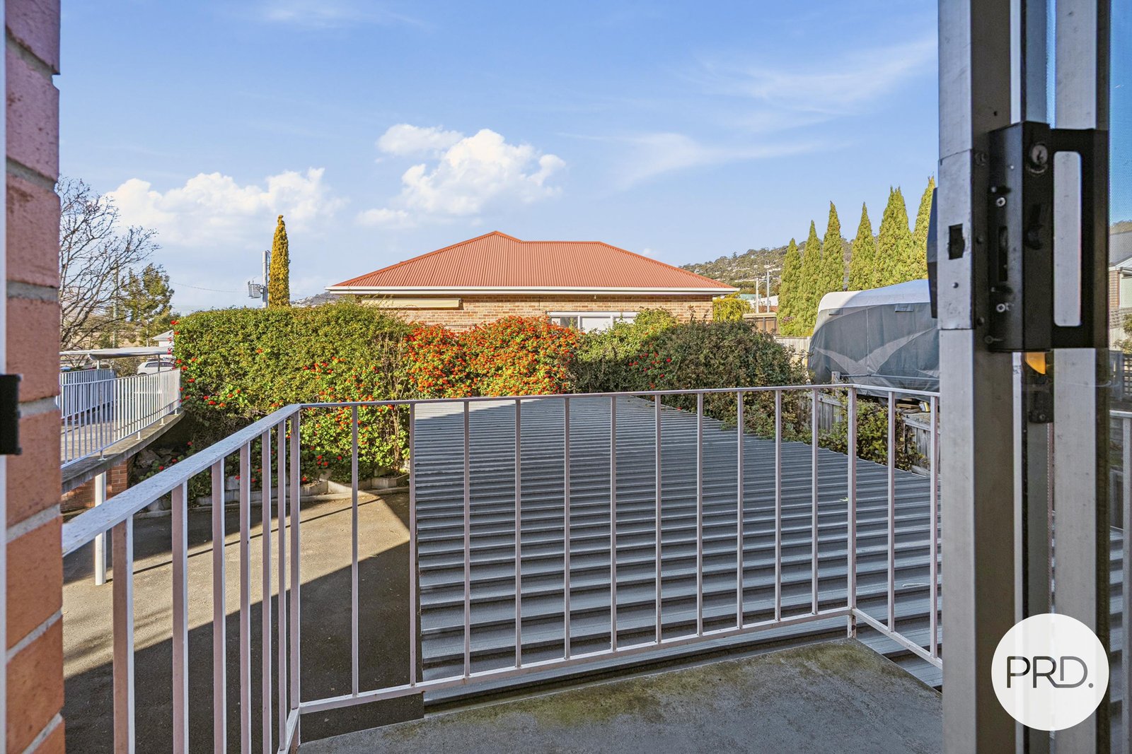 6/7 View Street SANDY BAY 24