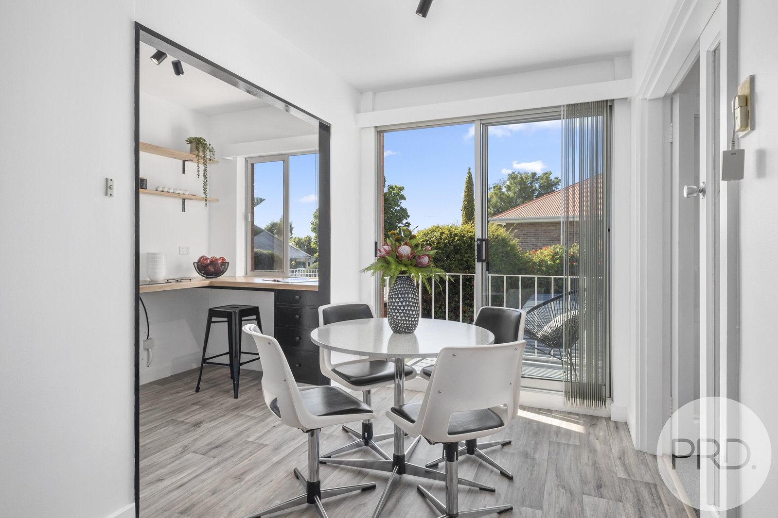 6/7 View Street SANDY BAY 8