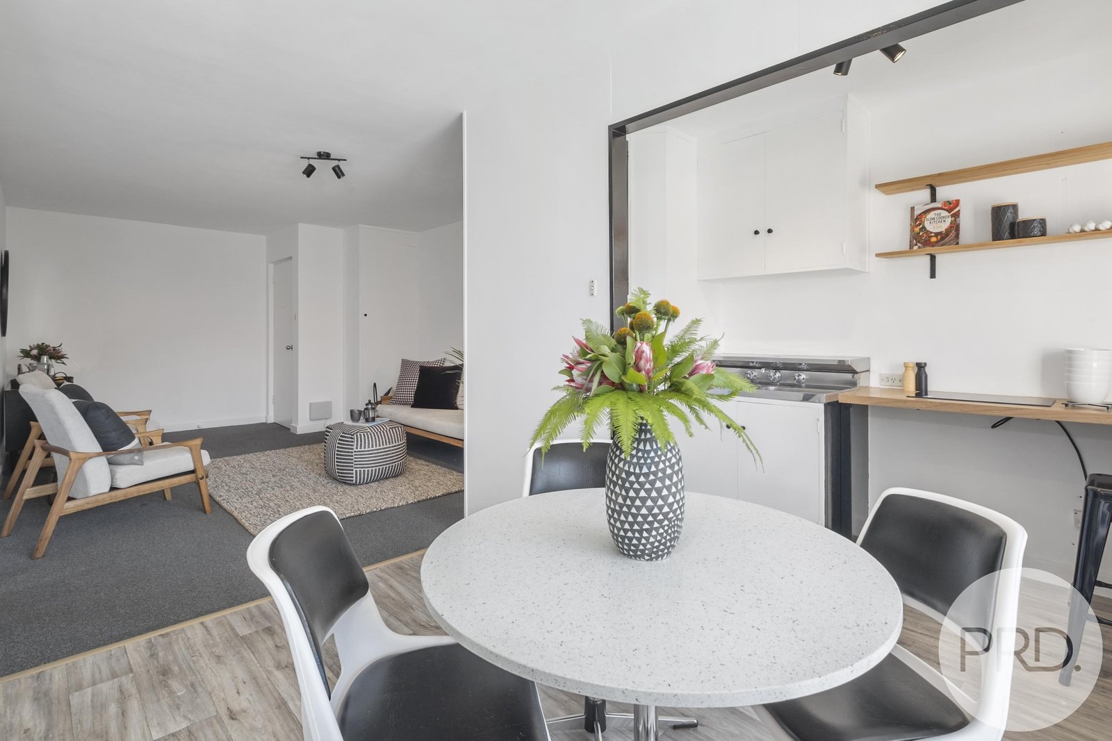 6/7 View Street SANDY BAY 9