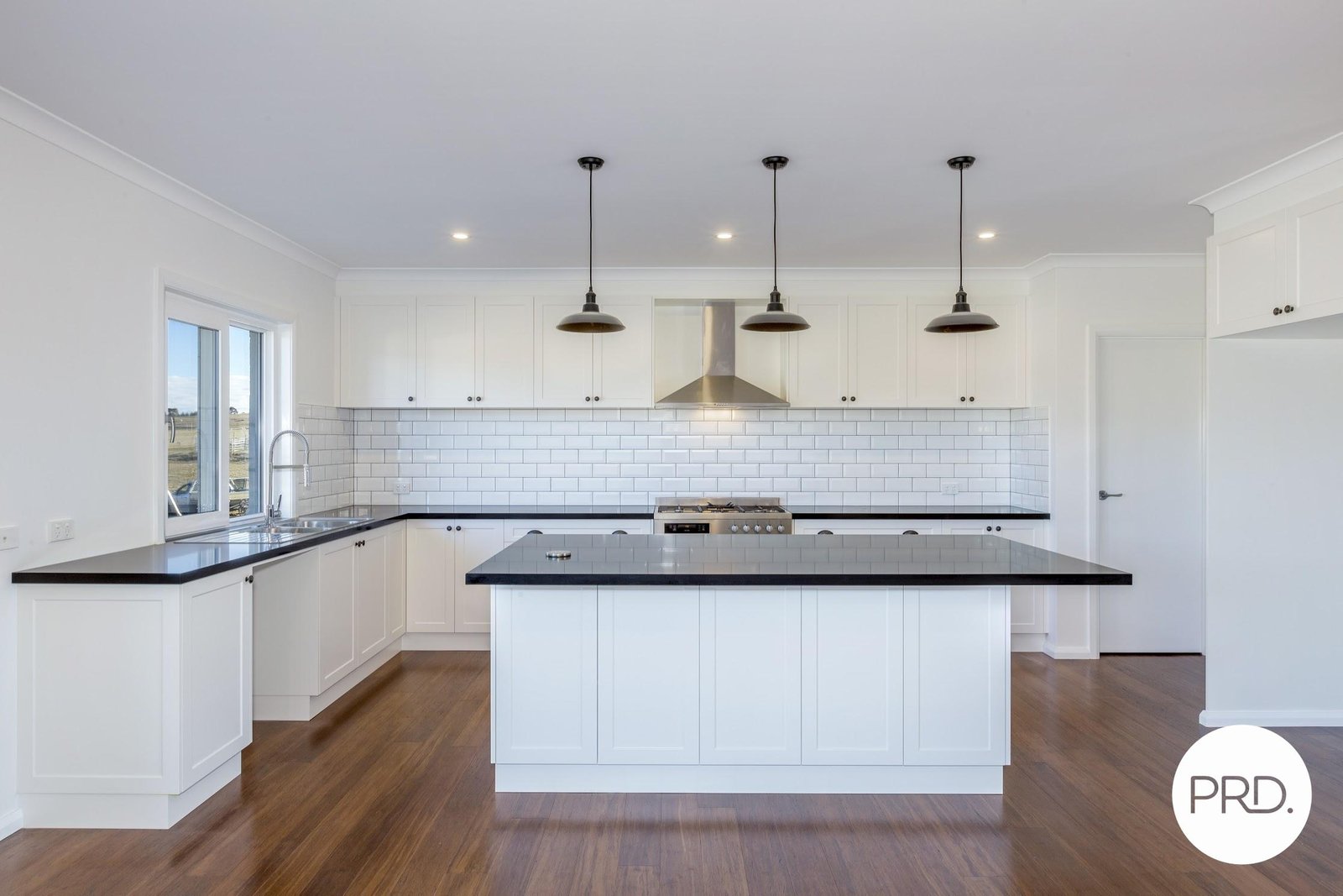 67 Warramunga Close WAMBOIN 2