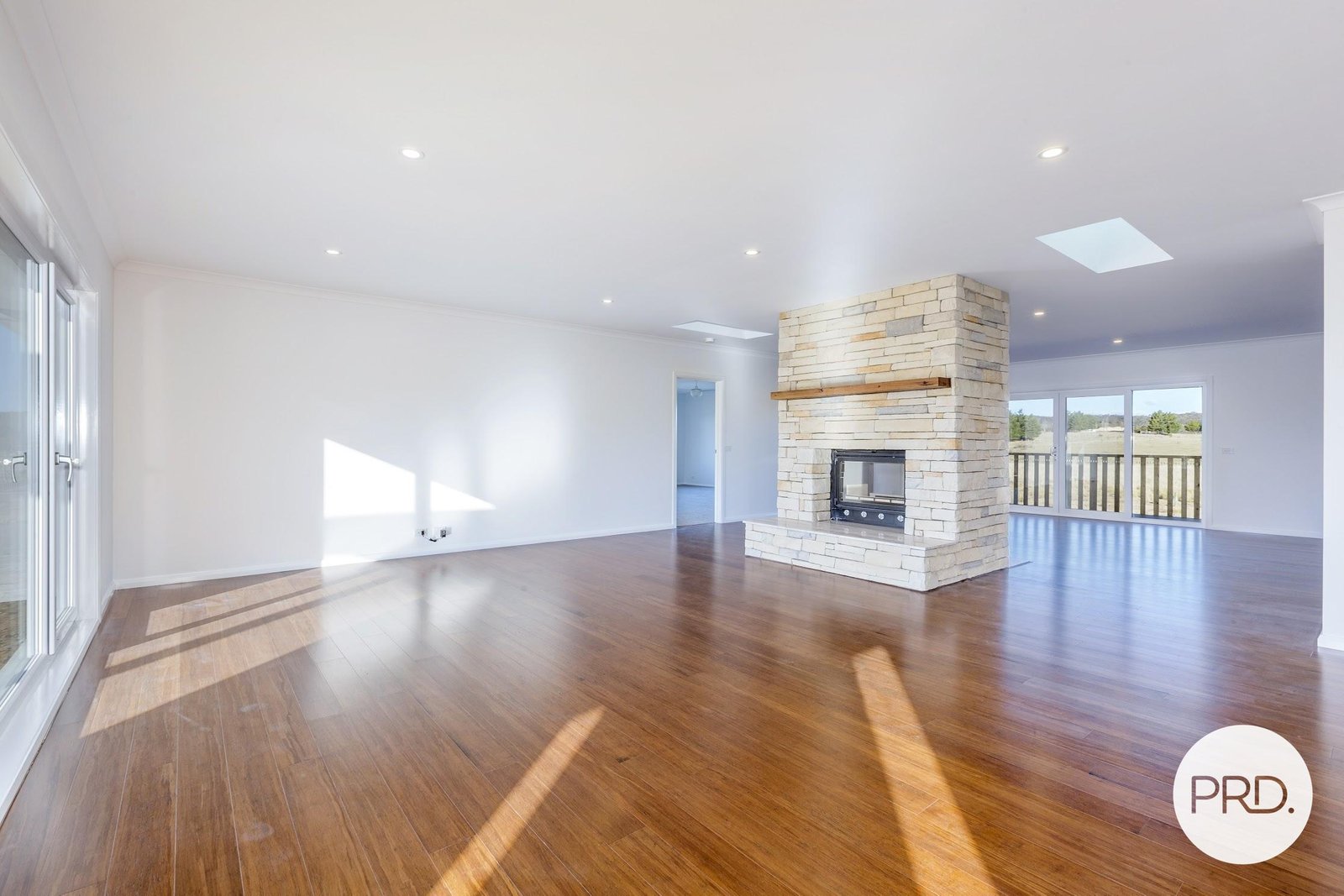 67 Warramunga Close WAMBOIN 8