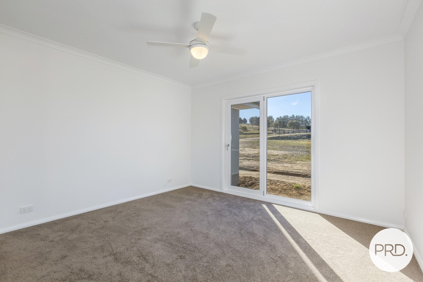 67 Warramunga Close WAMBOIN 11