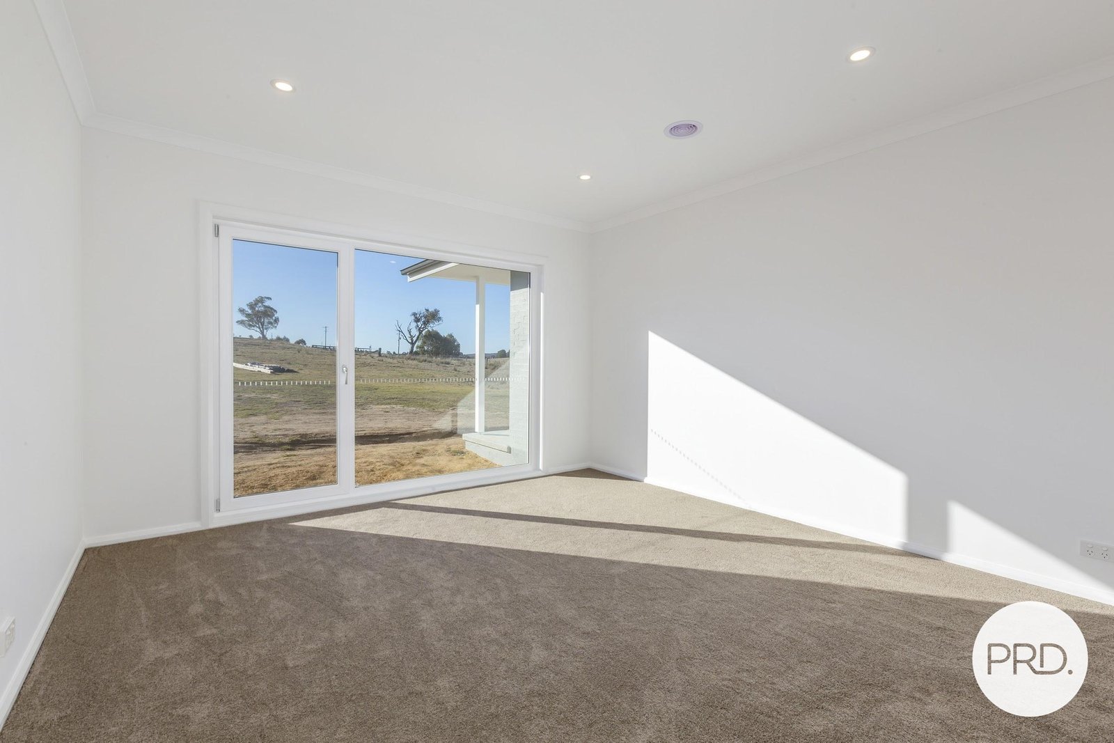 67 Warramunga Close WAMBOIN 13