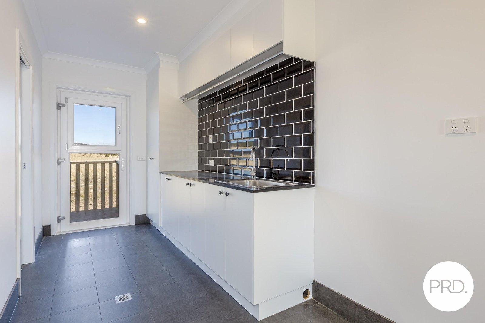 67 Warramunga Close WAMBOIN 18