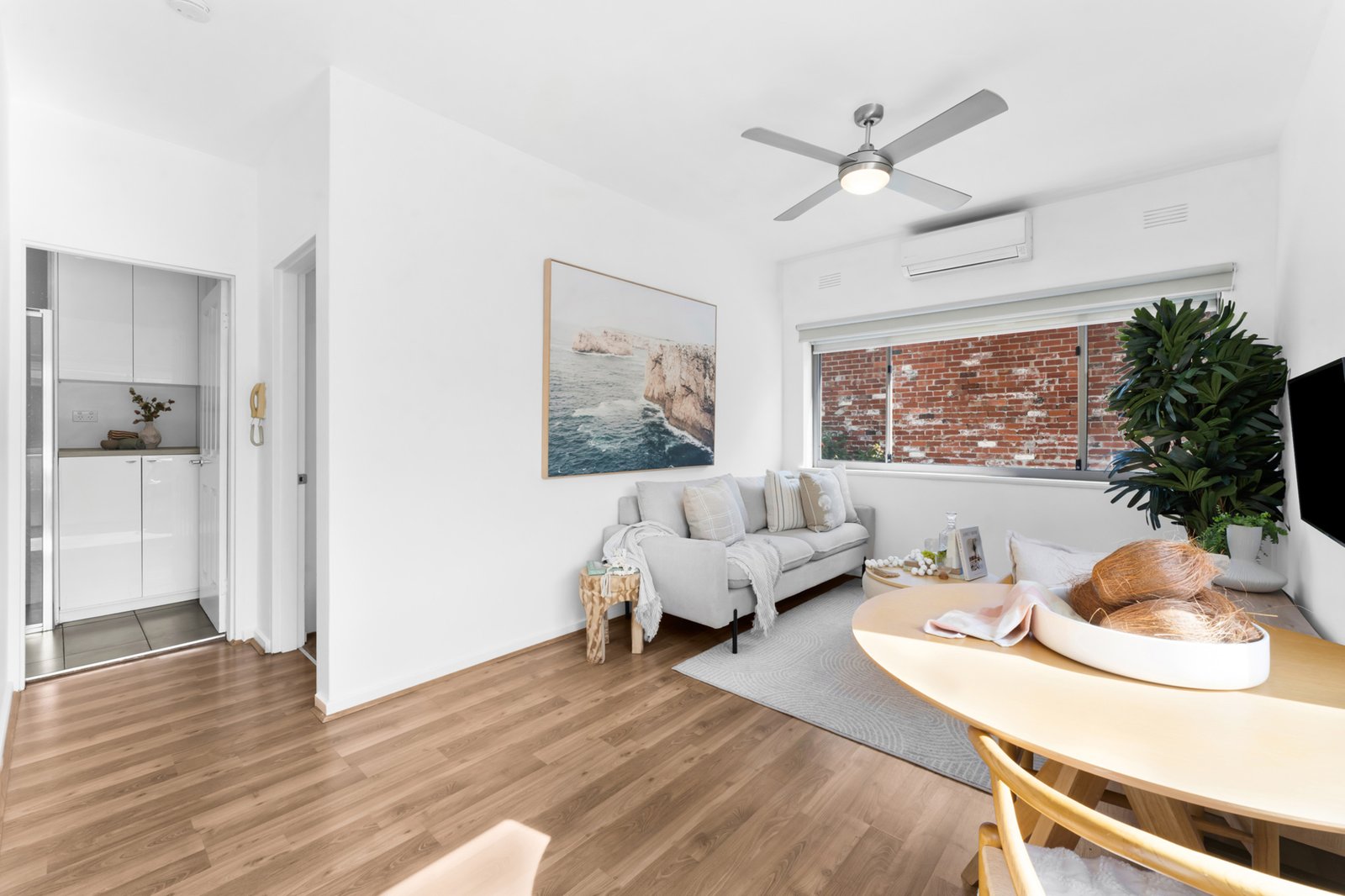 Gallery: 6/70 Beach Road