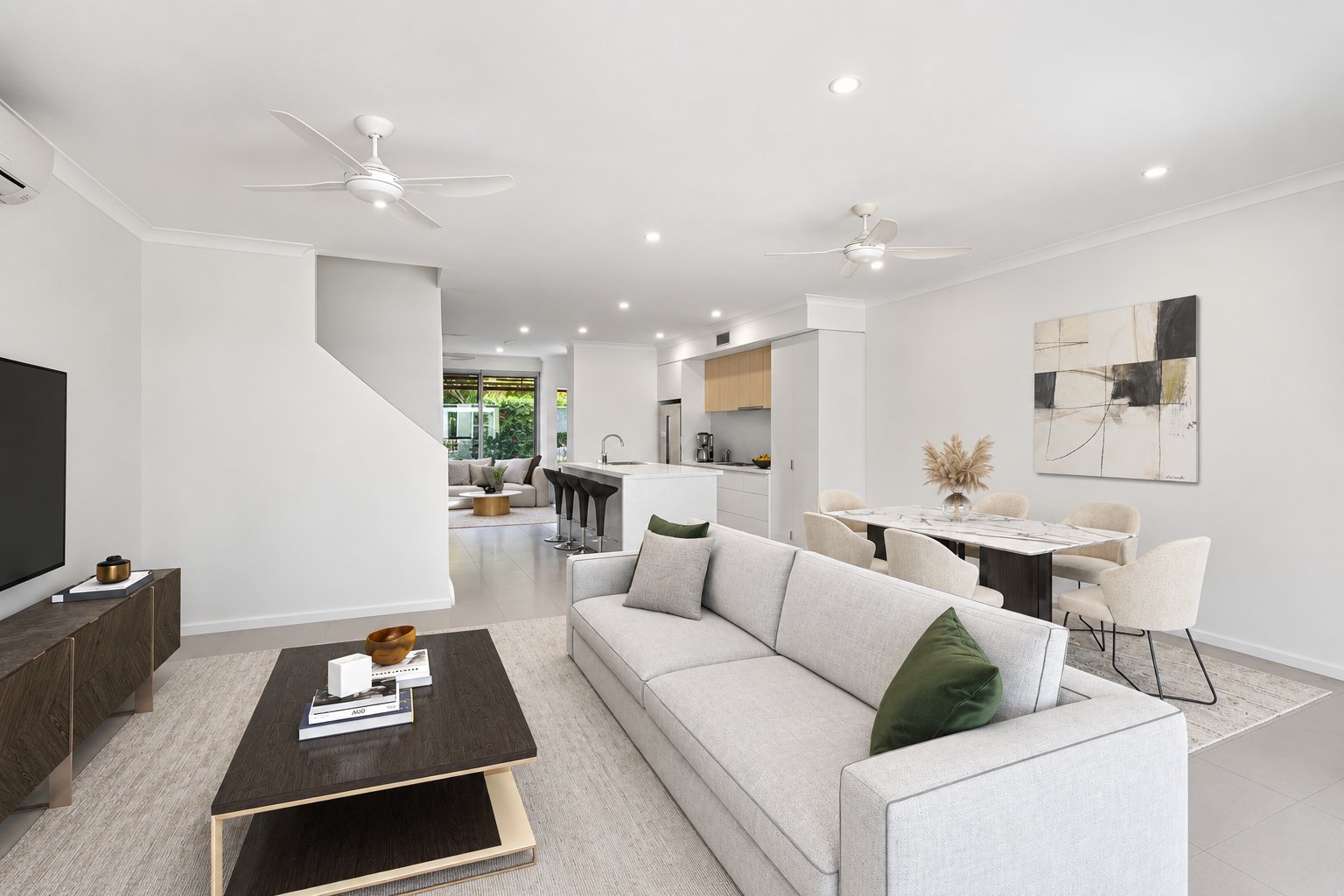 67/1 Grande Avenue CARRARA 2