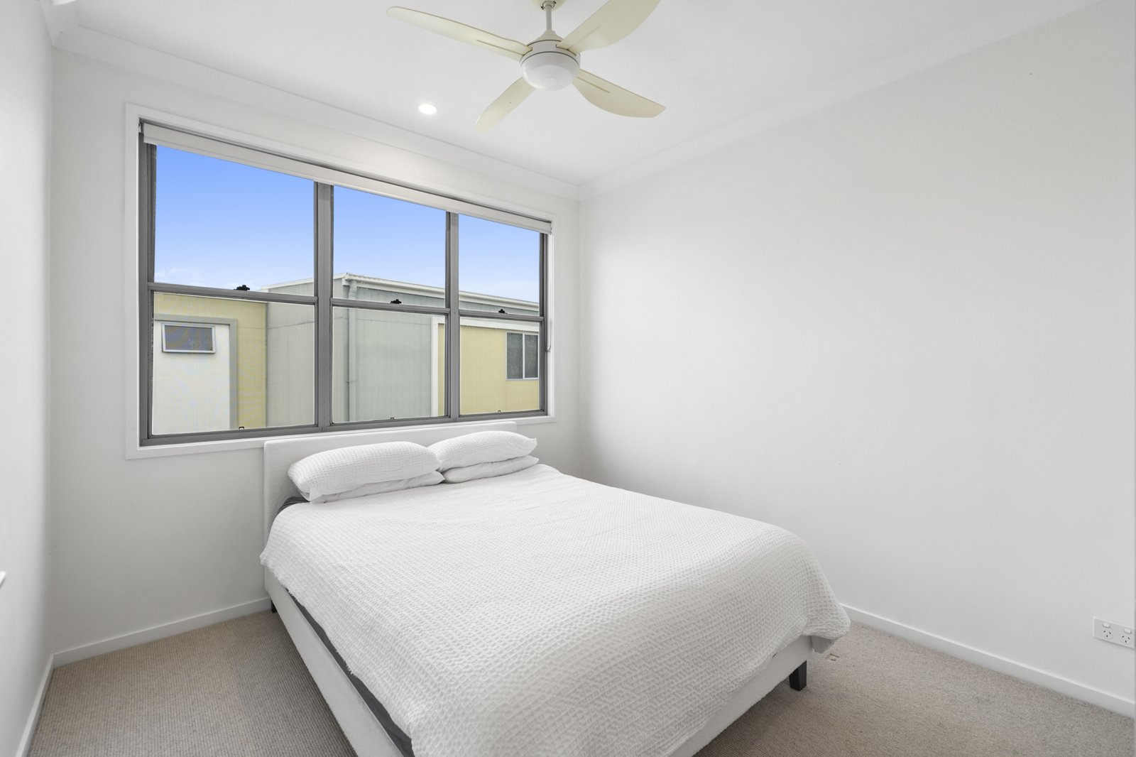 67/1 Grande Avenue CARRARA 9