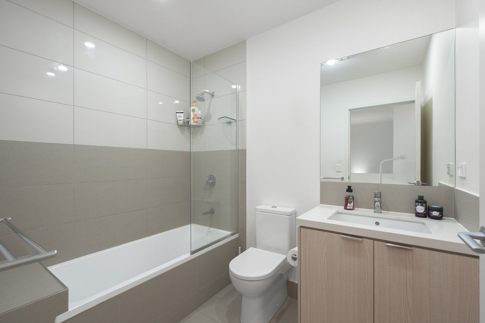 67/1 Grande Avenue CARRARA 14