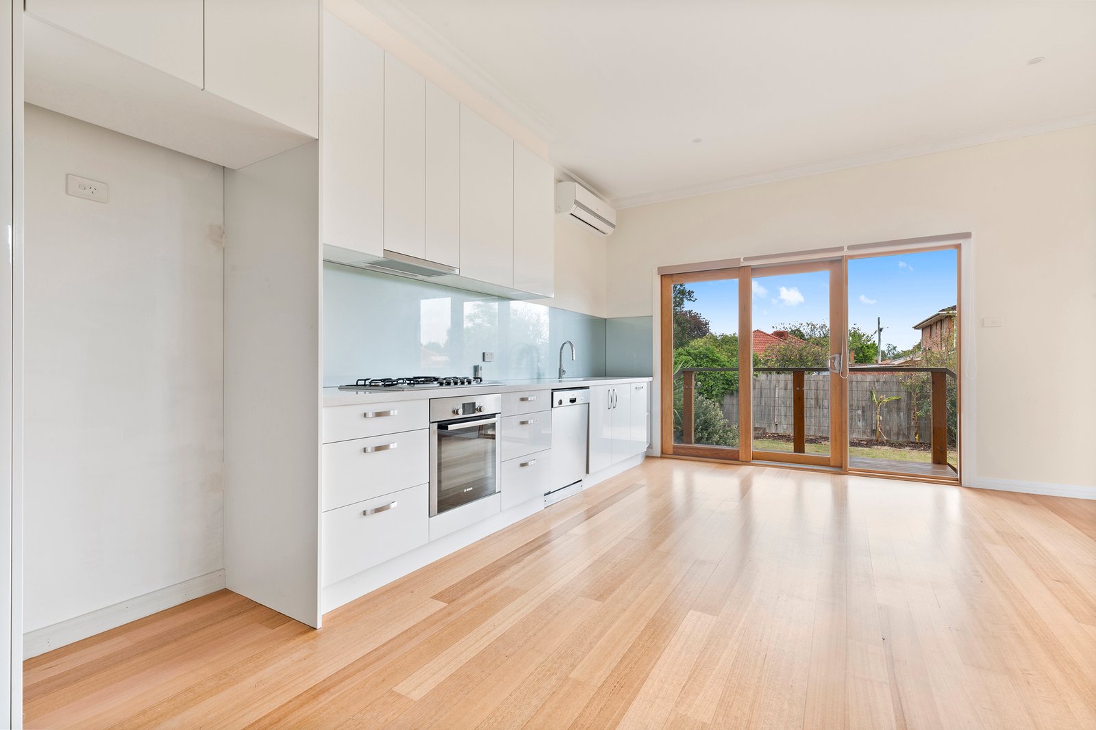 Gallery: 672 North Road