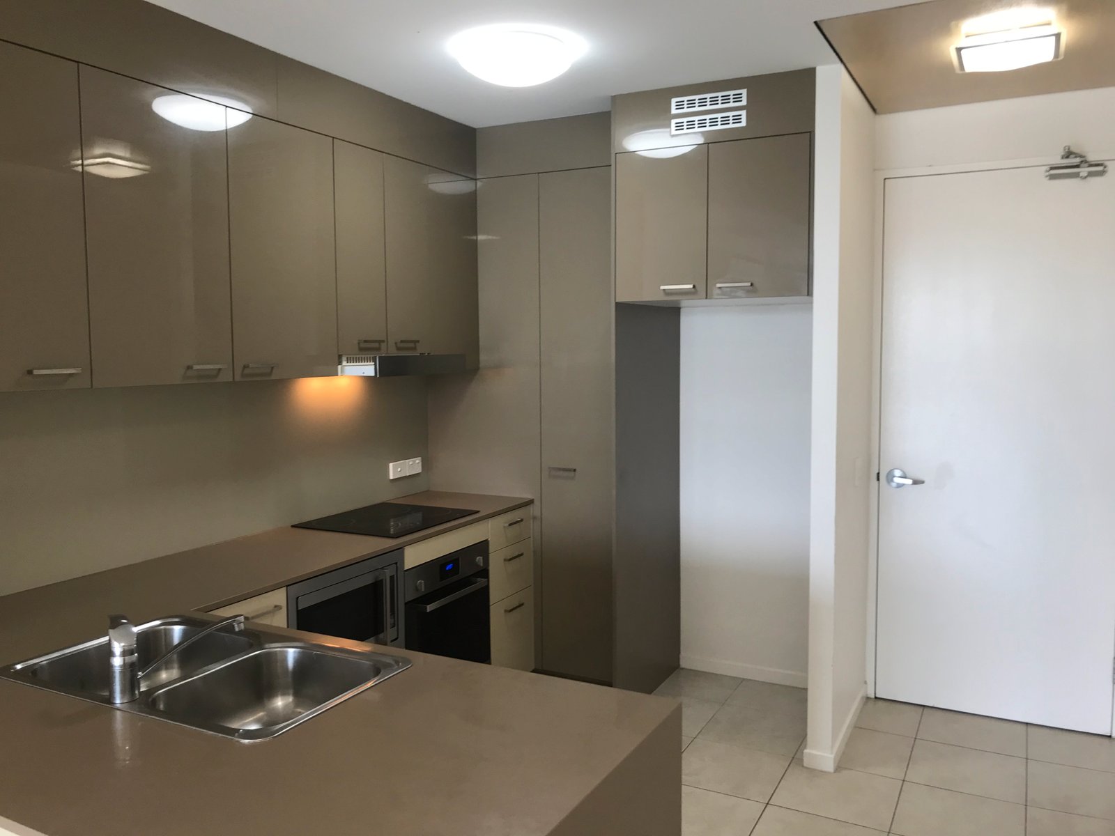 6/74 Durham Street ST LUCIA 8