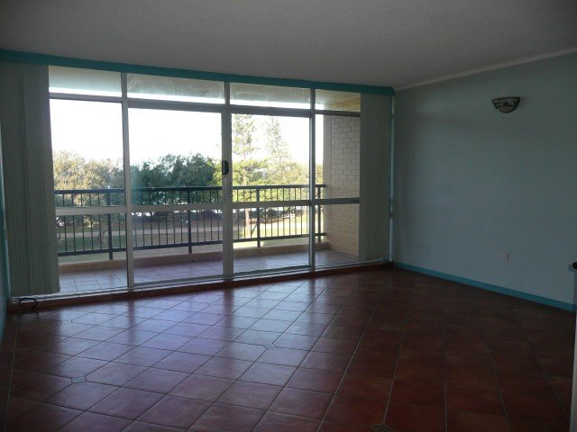 6/74 The Esplanade BURLEIGH HEADS 3