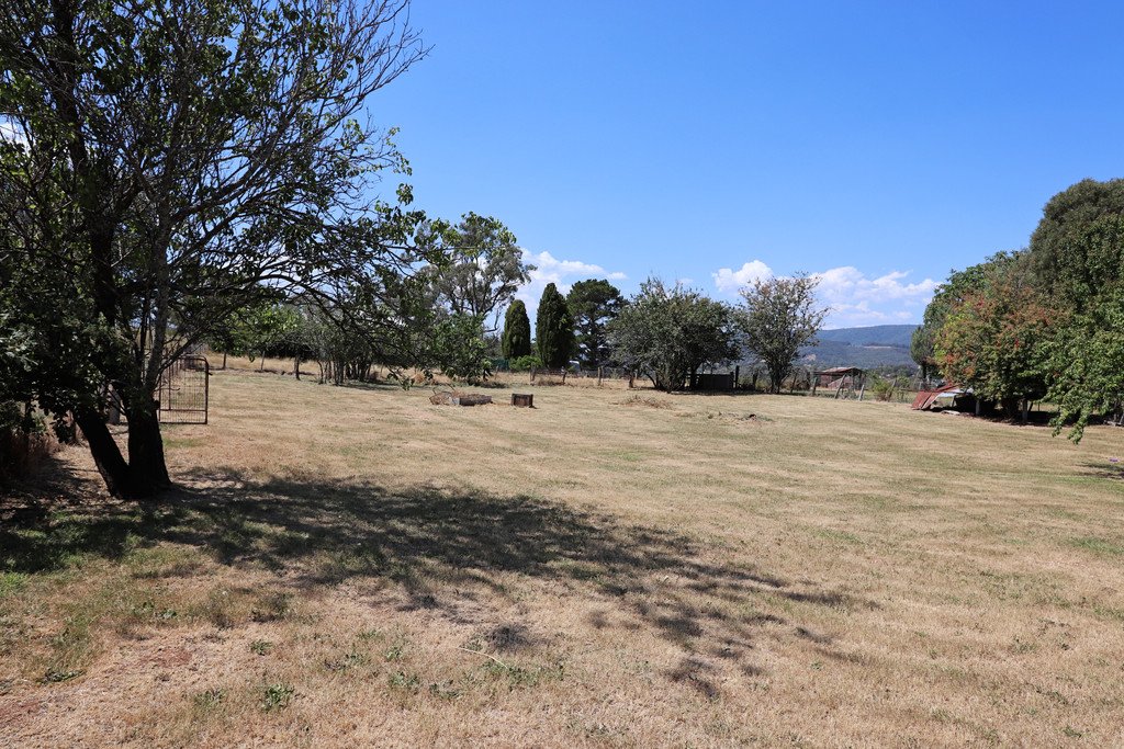 68 Albury Street TUMBARUMBA 13