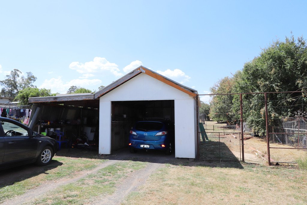 68 Albury Street TUMBARUMBA 14