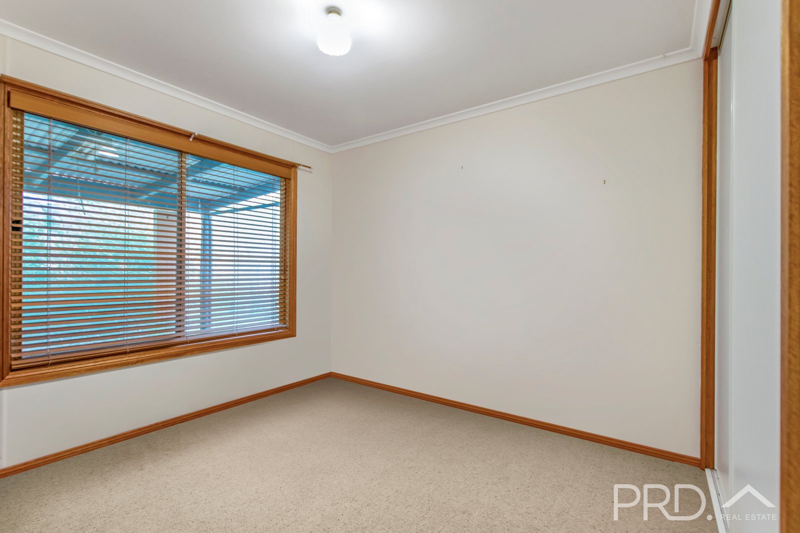 68 Camp Street ADELONG 6