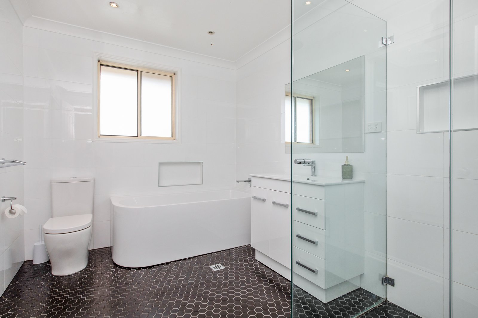68 Chisholm Road ASHTONFIELD 16