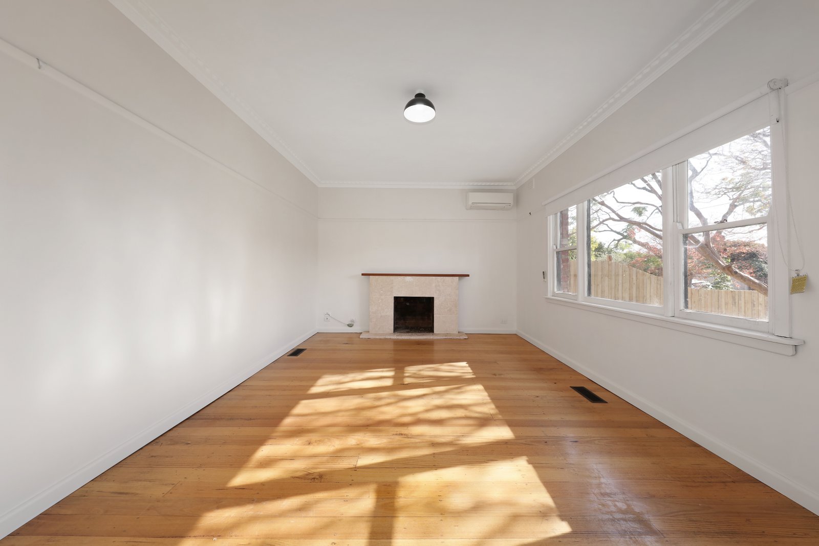 Gallery: 68 Deakin Street