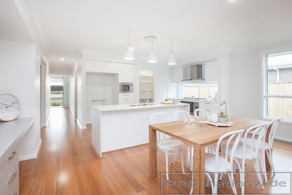 68 Emperor Parade CHISHOLM 6