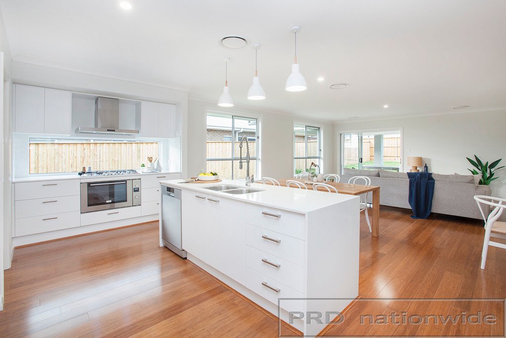 68 Emperor Parade CHISHOLM 7