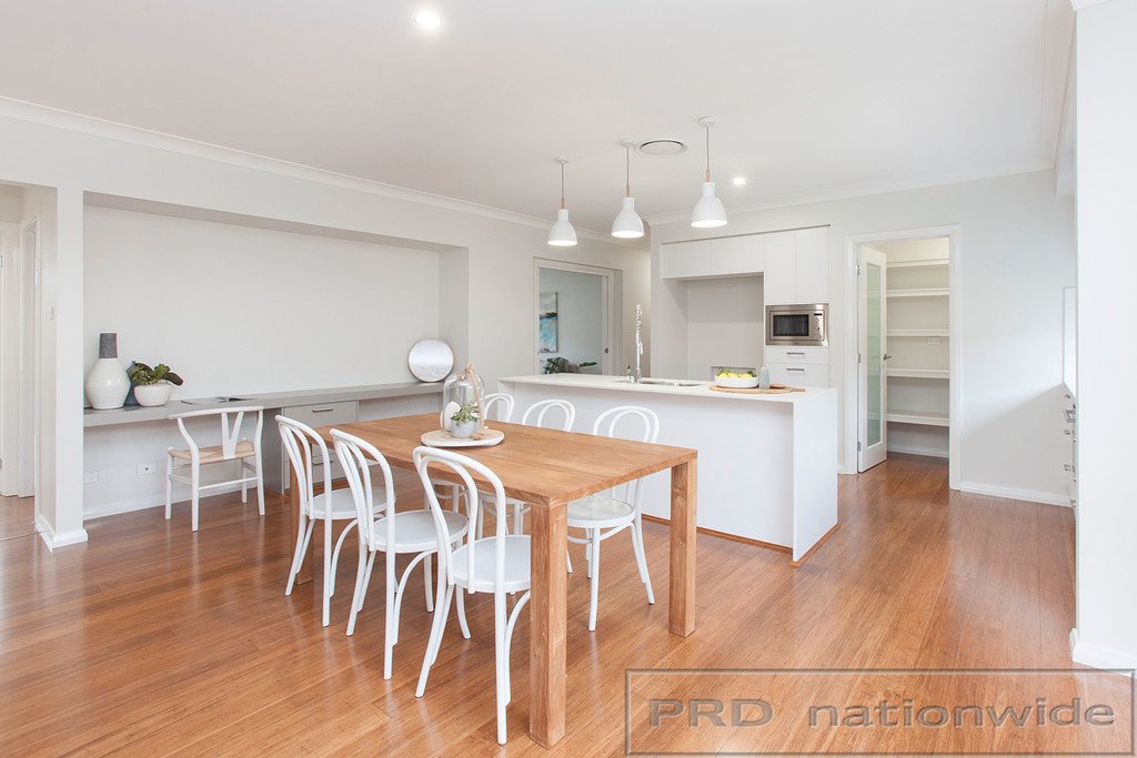 68 Emperor Parade CHISHOLM 10