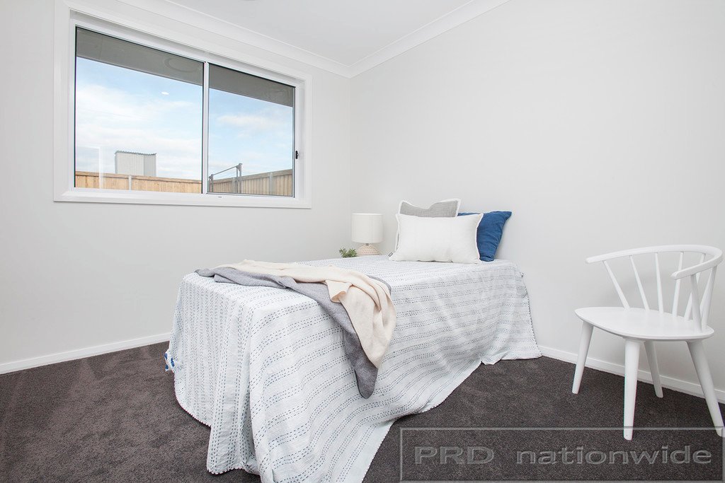 68 Emperor Parade CHISHOLM 20