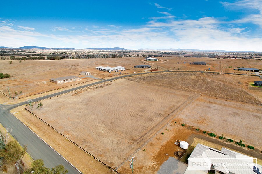 68 Falcon Drive TAMWORTH 10