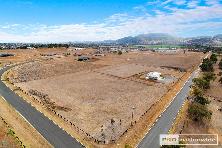 68 Falcon Drive TAMWORTH 12