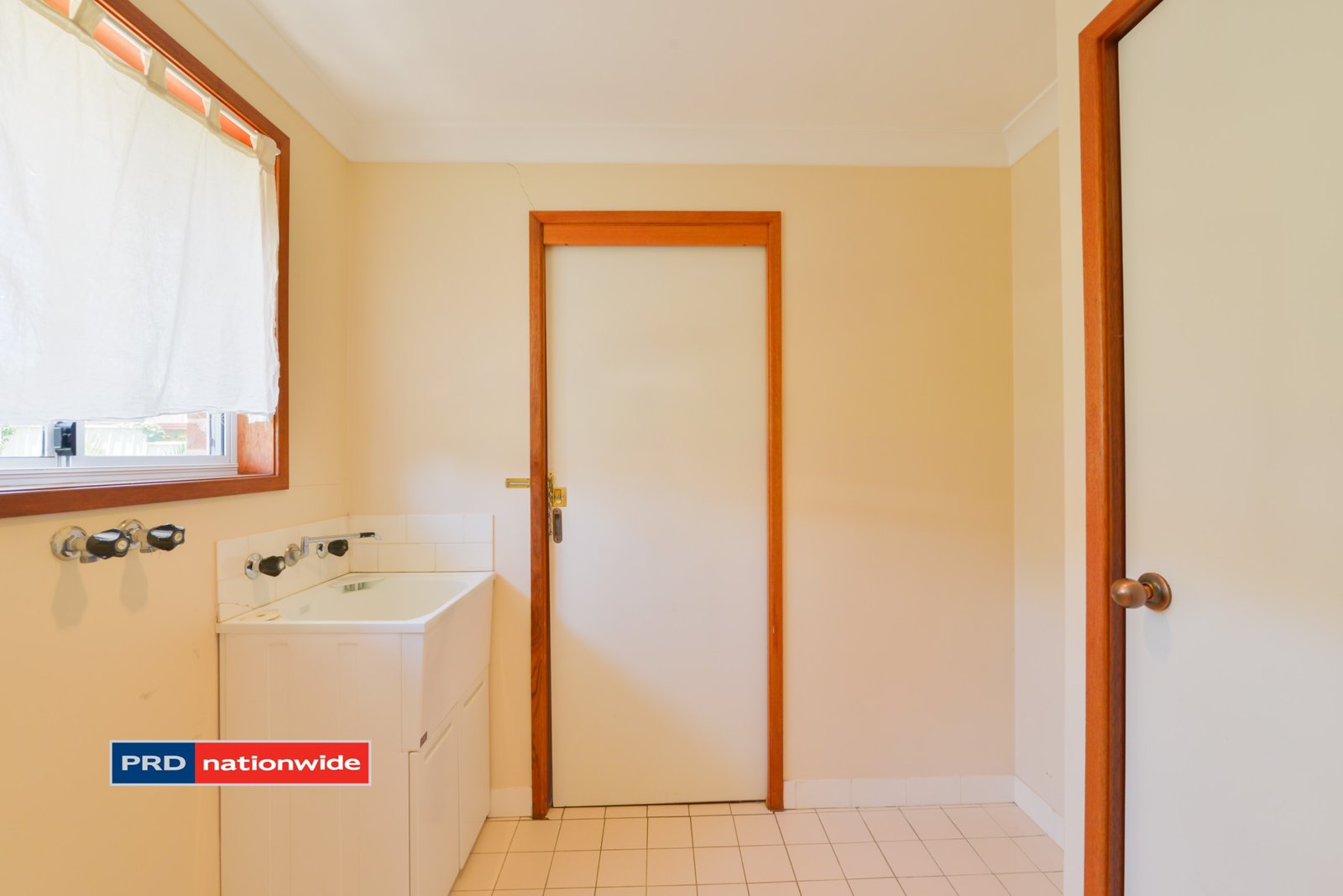 68 Glengarvin Drive TAMWORTH 5