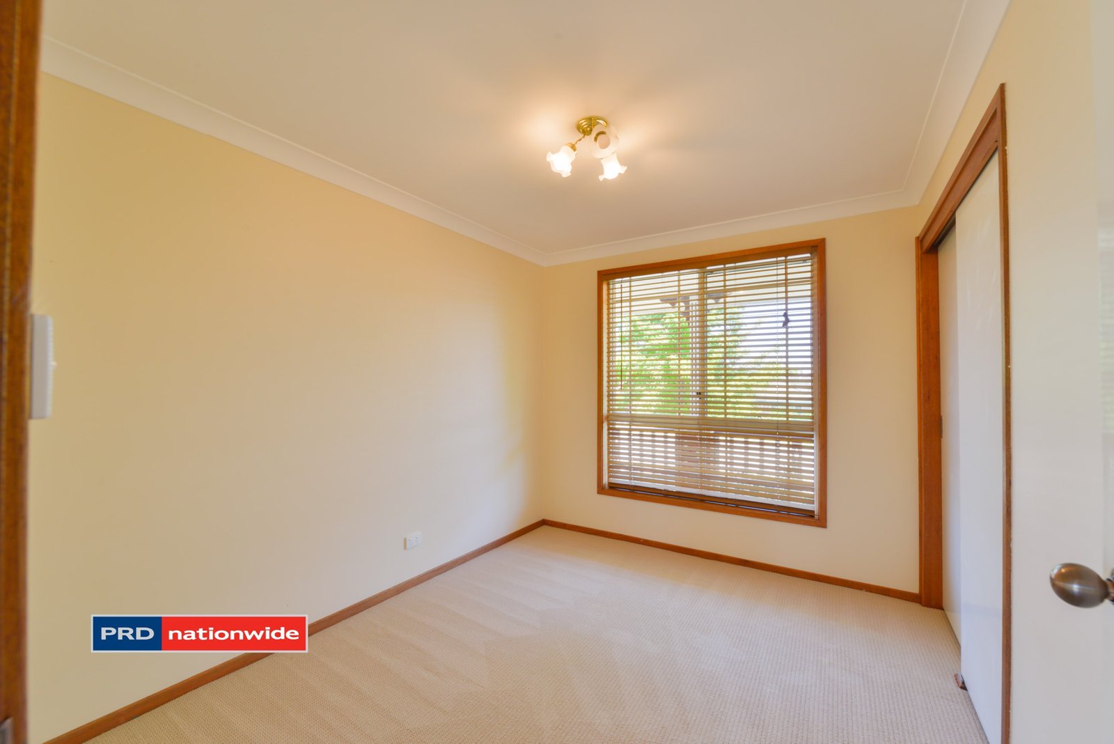 68 Glengarvin Drive TAMWORTH 9