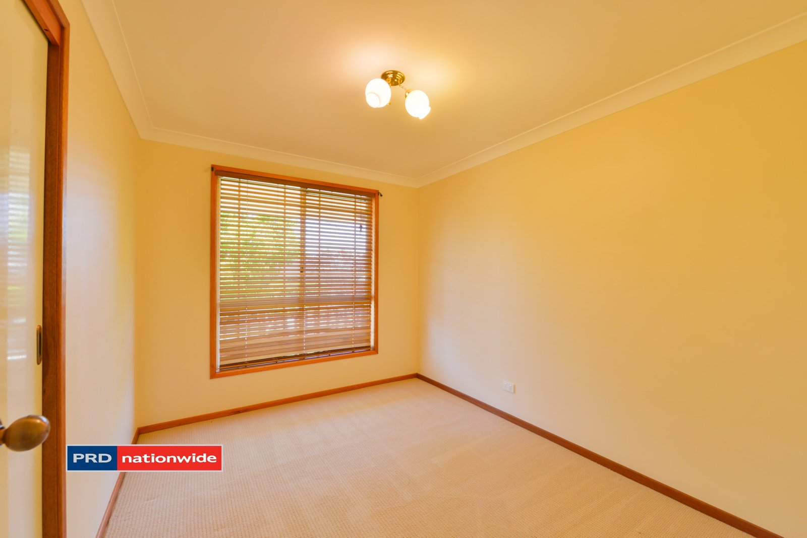 68 Glengarvin Drive TAMWORTH 11