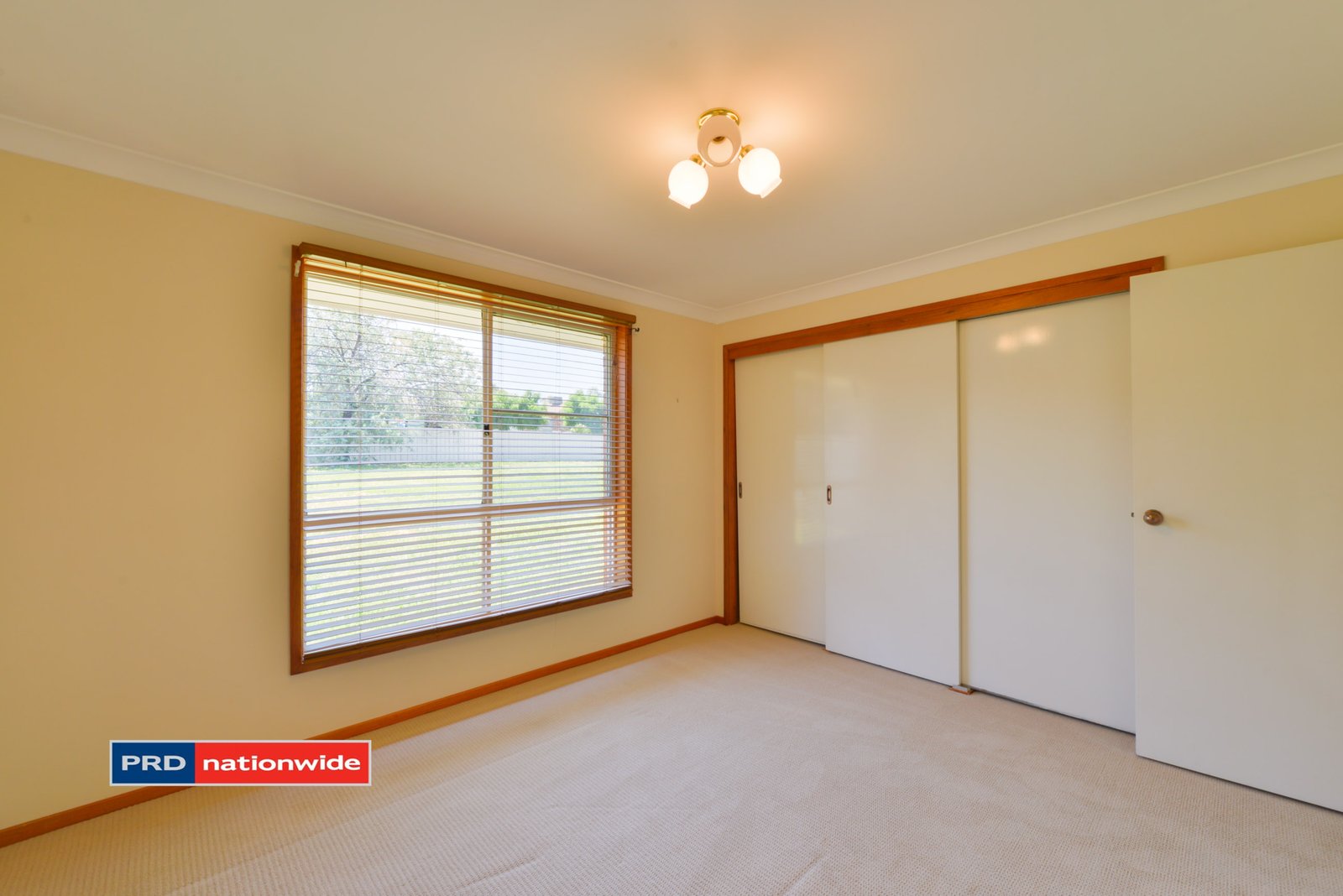 68 Glengarvin Drive TAMWORTH 15
