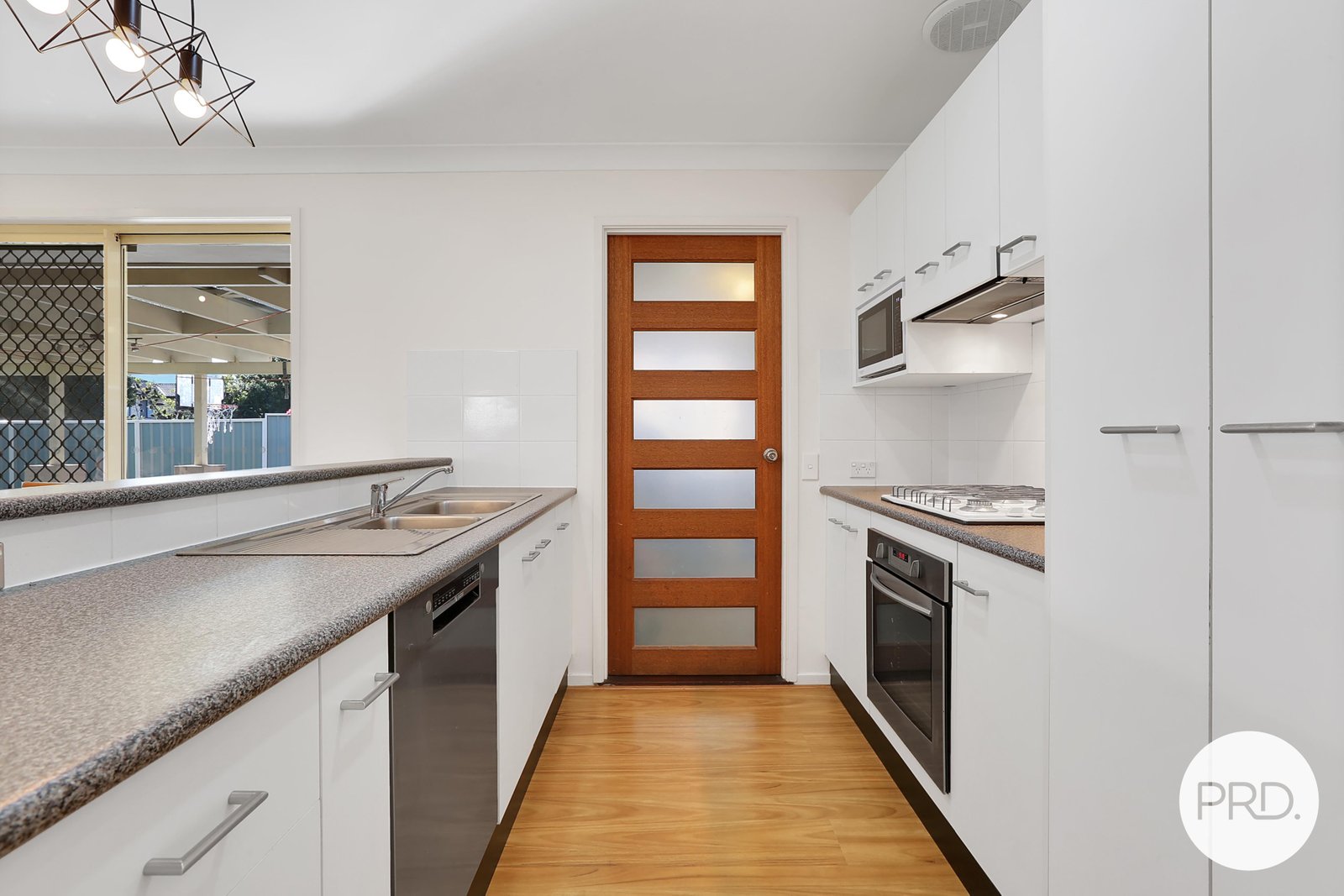 68 Huxley Drive HORSLEY 2