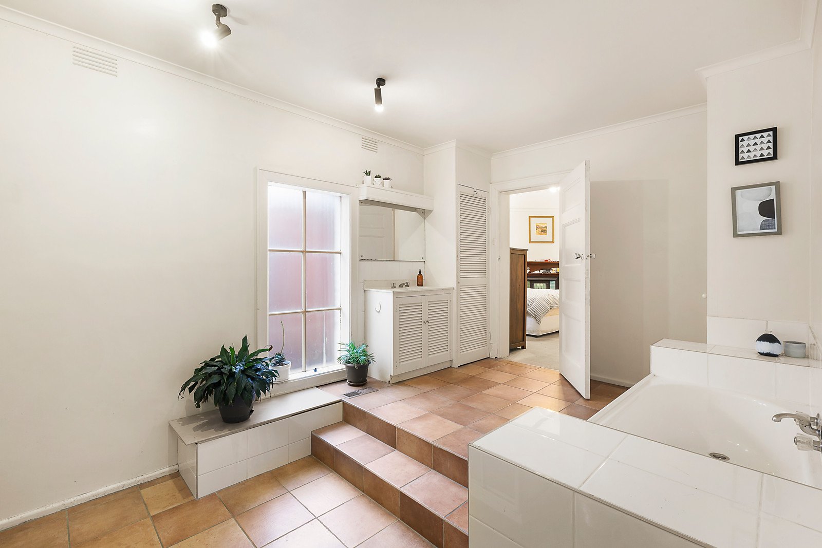 68 Kerferd Road, Albert Park, VIC