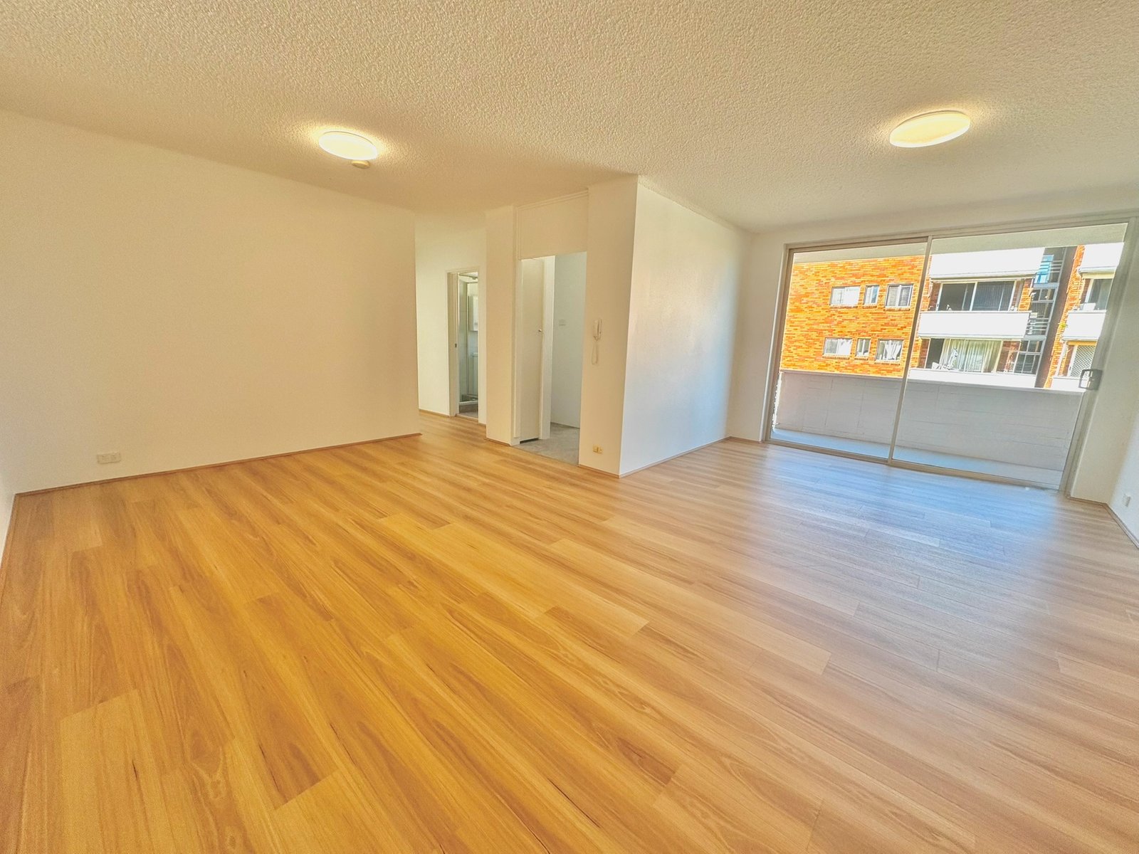 6/8 Maloney Street EASTLAKES 1