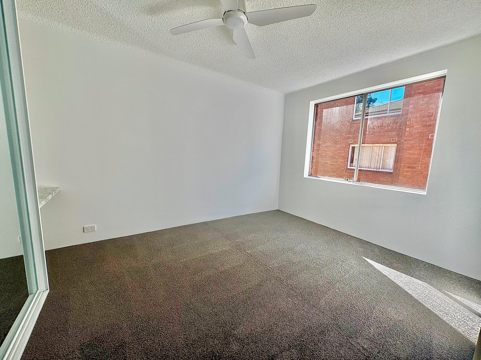 6/8 Maloney Street EASTLAKES 3
