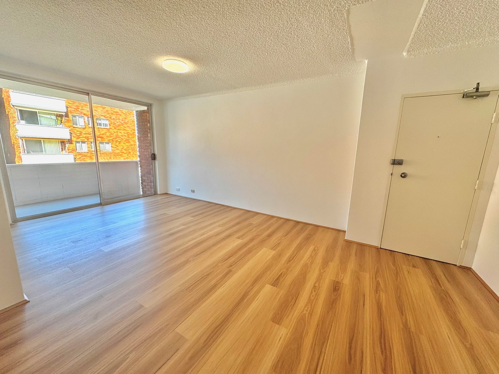 6/8 Maloney Street EASTLAKES 6