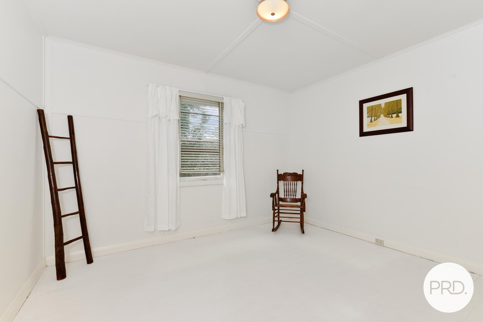 68 Montagu Street NEW NORFOLK 13