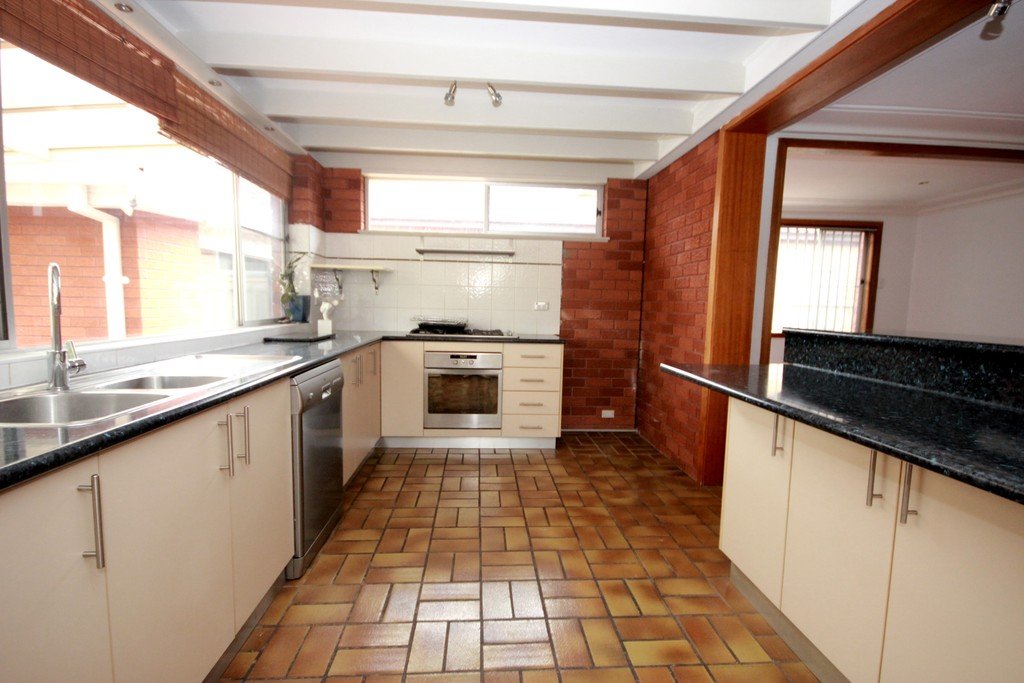 68 Monterey Street MONTEREY 2