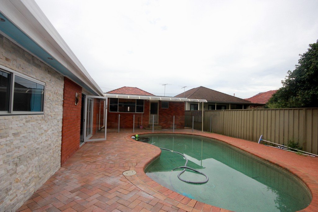 68 Monterey Street MONTEREY 7