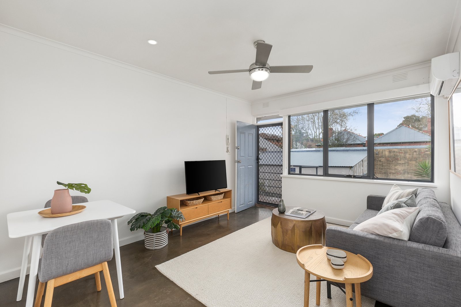 Gallery: 6/8 Queen Street