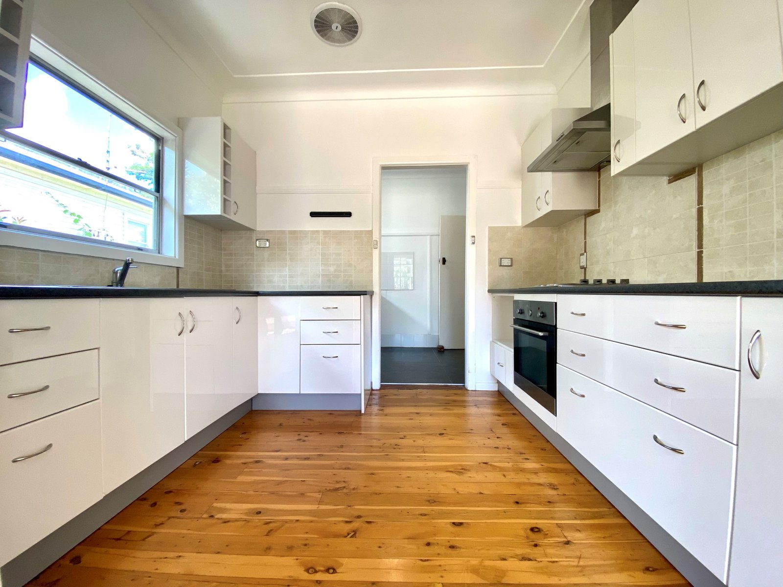 68 Raglan Street EAST TAMWORTH 4