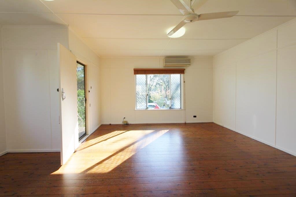 68 Robert Street LABRADOR 2