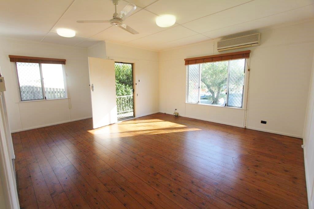 68 Robert Street LABRADOR 3